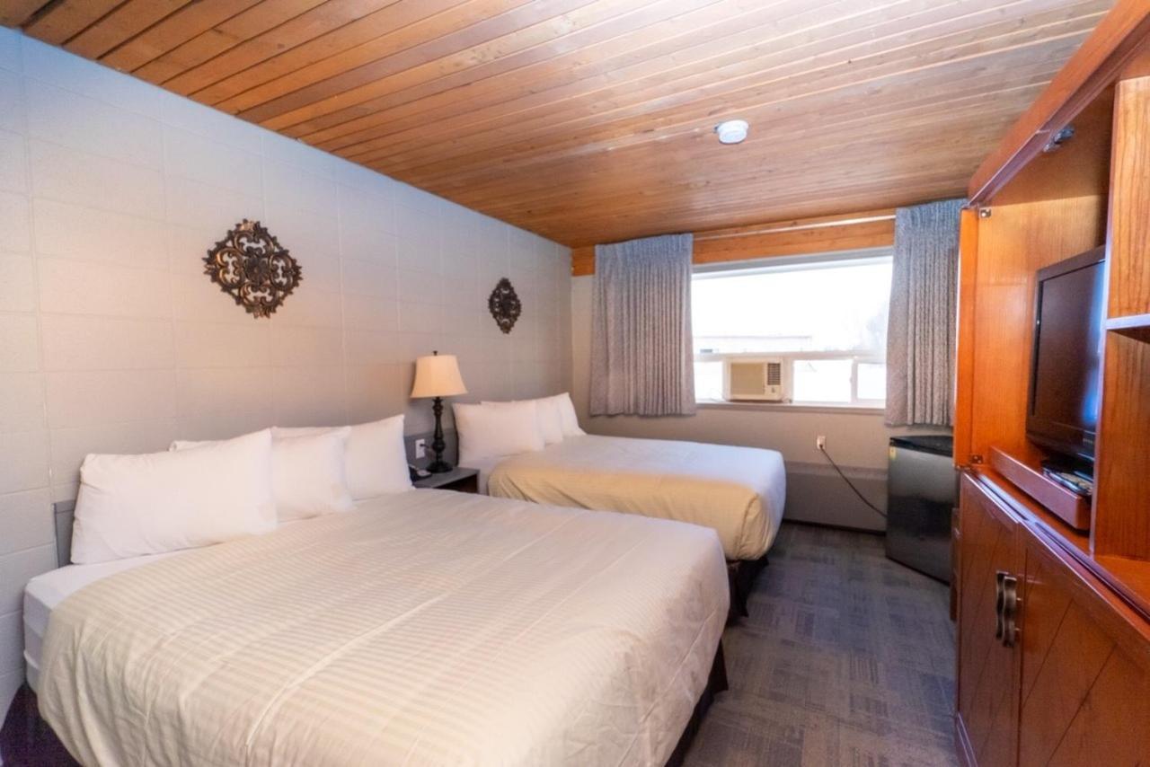 Vegreville Garden Inn Экстерьер фото