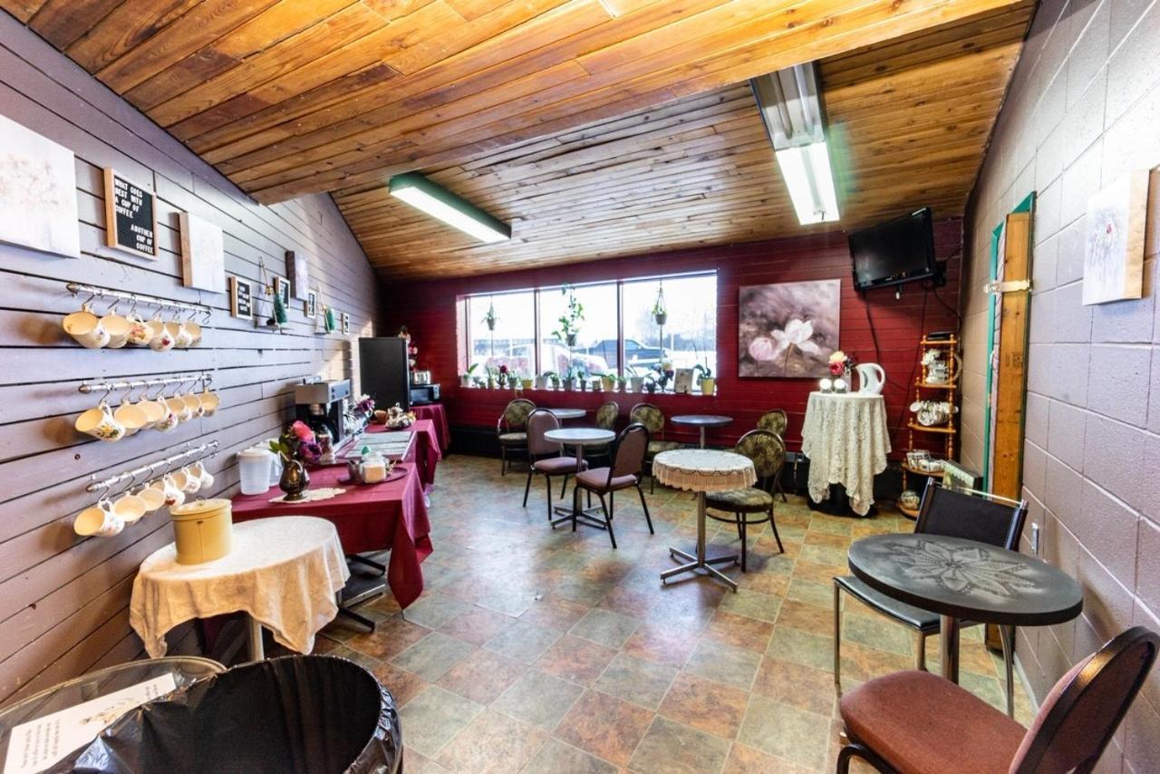 Vegreville Garden Inn Экстерьер фото