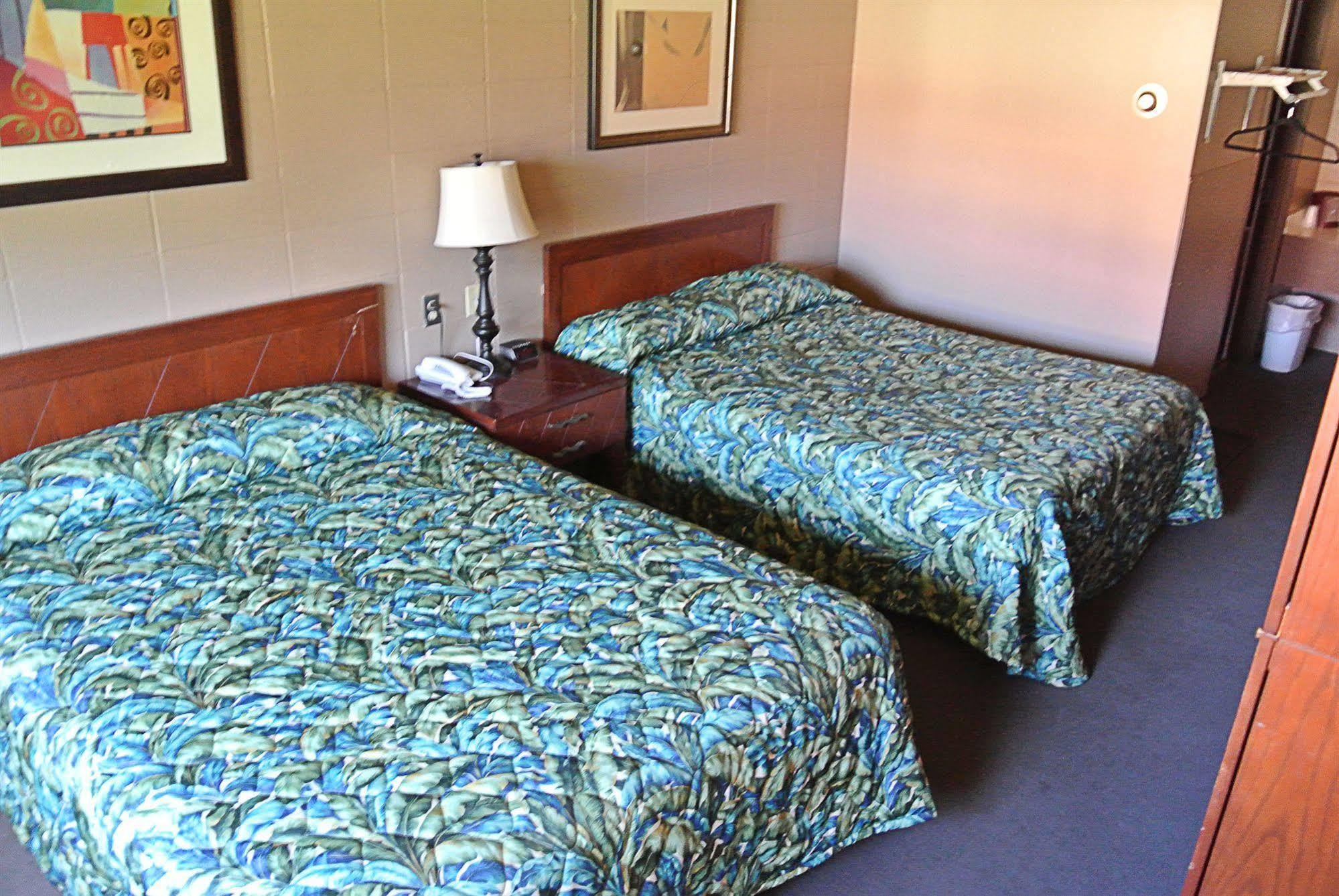Vegreville Garden Inn Экстерьер фото